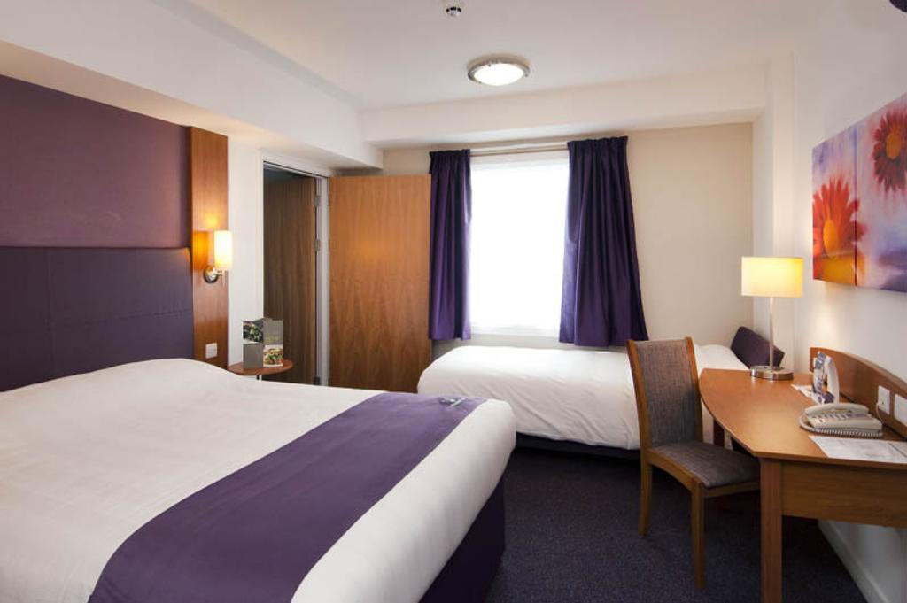 Premier Inn Norwich - Broadlands Park Thorpe St Andrew Номер фото